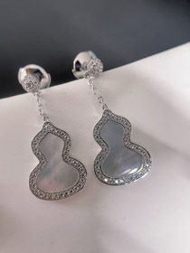 Qeelin White mother-of-pearl carnelian gourd earrings-3674